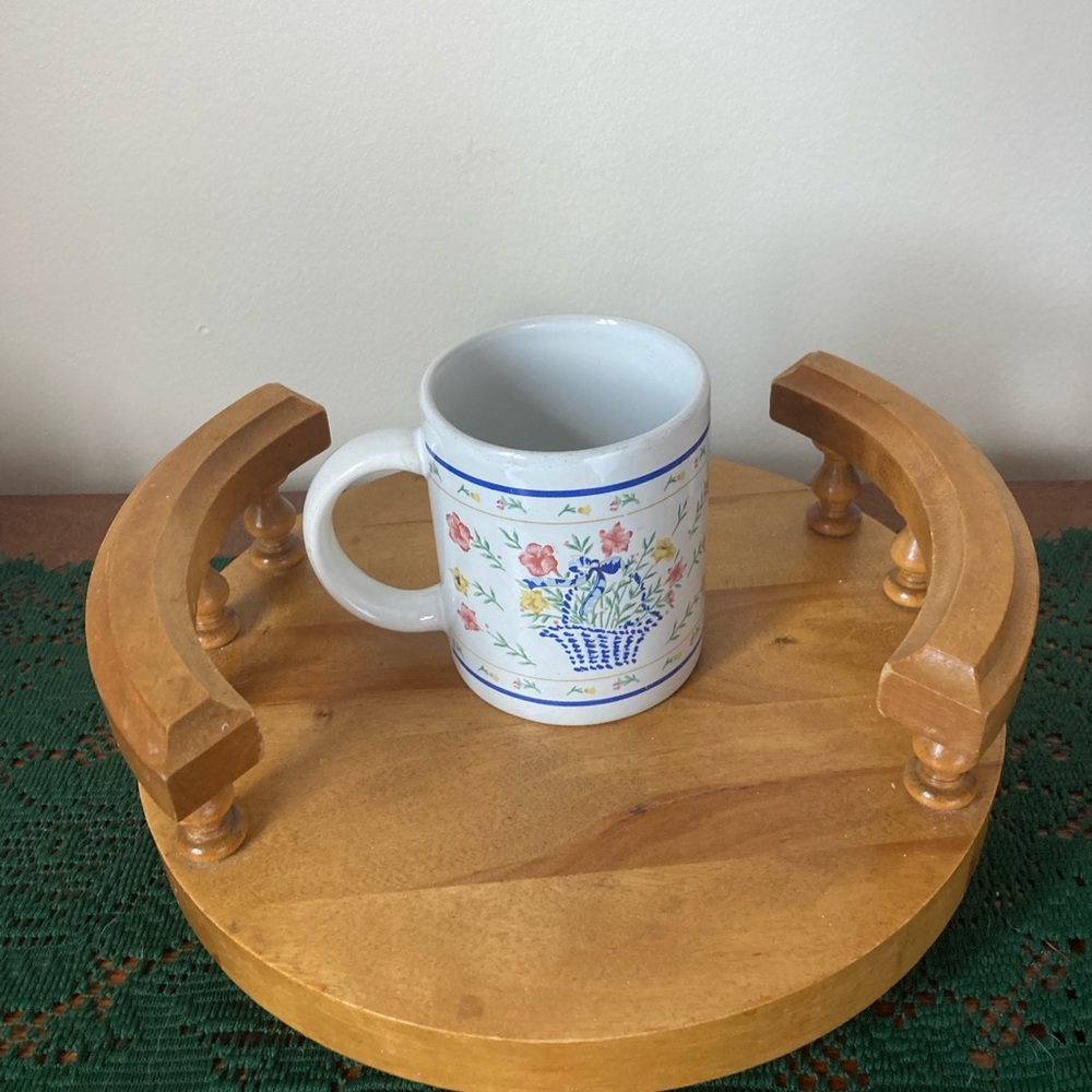 Vintage floral mug